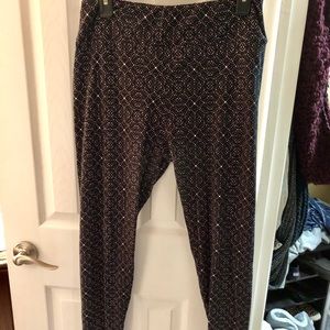 LuLaRoe Tall and Curvy Leggings